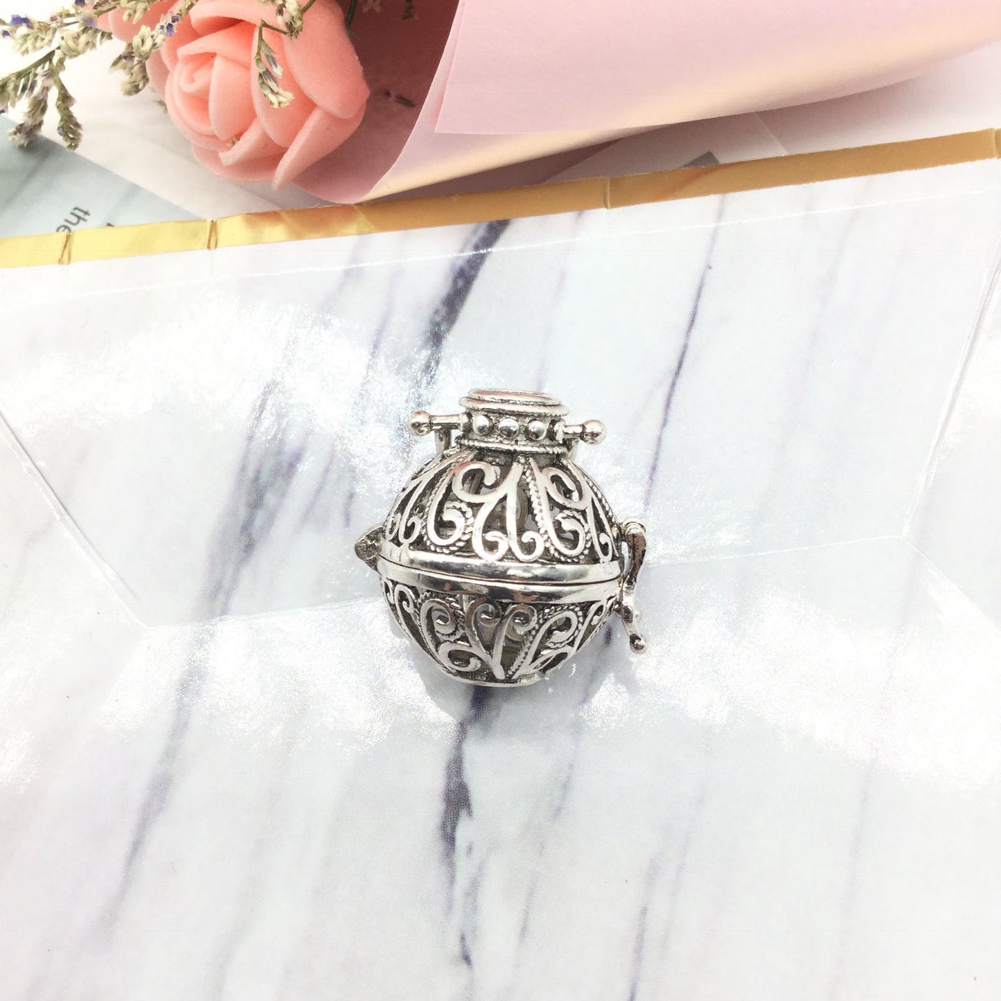 vakkv HOTan and NEWn Style Necklace Ornament Volcanic Rock Pendant Magic Box Pendant Couple's Fashion All-Matching Pendant