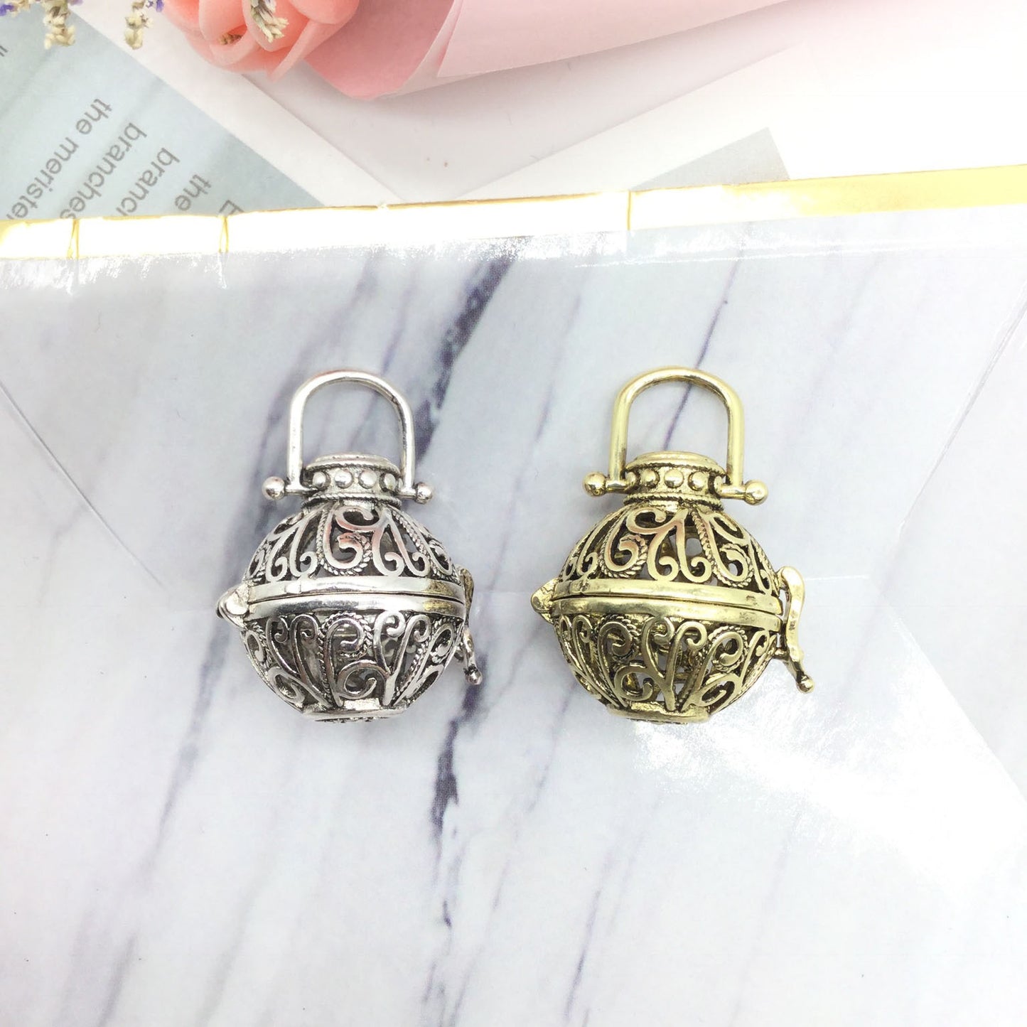 vakkv HOTan and NEWn Style Necklace Ornament Volcanic Rock Pendant Magic Box Pendant Couple's Fashion All-Matching Pendant