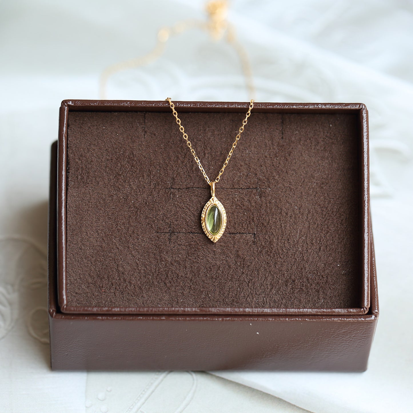 vakkv Japanese Entry Lux 925 Sterling Silver Necklace Green Natural Olivine Retro Exquisite Silver Plating 10K Gold Necklace