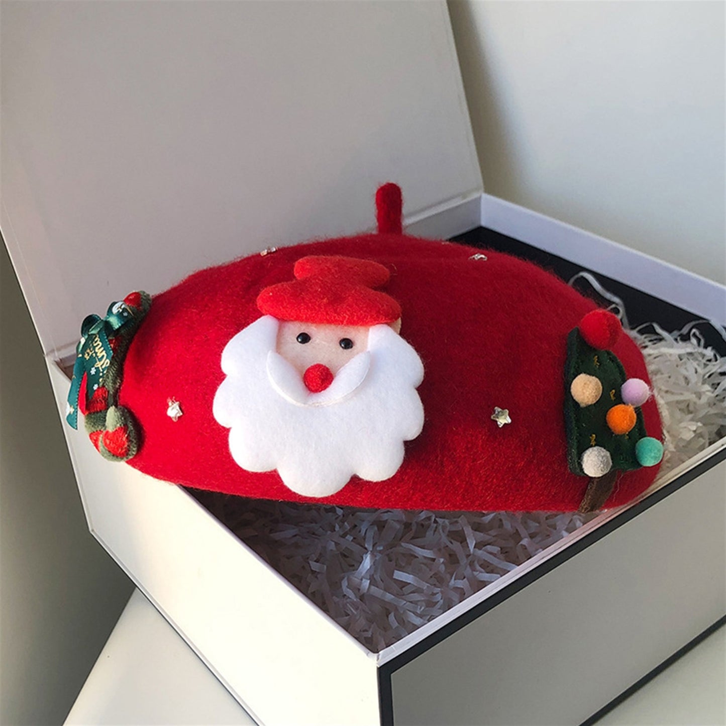 Women'S Christmas-Themed Polyester Beret Hat - Santa Claus Design, Warm Wool-Blend Beanie Cap for Winter Season