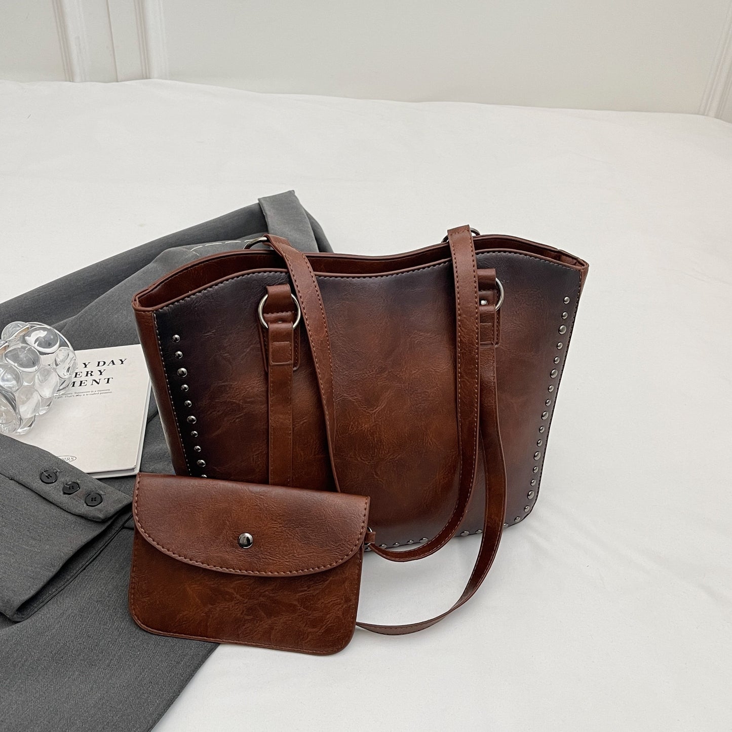 Women's Fashion Tote Bag with Rivet Detailing, Large Capacity Shoulder Handbag, PU Leather with Zipper Closure, Edge Painted, Multipurpose for Work and Daily Use