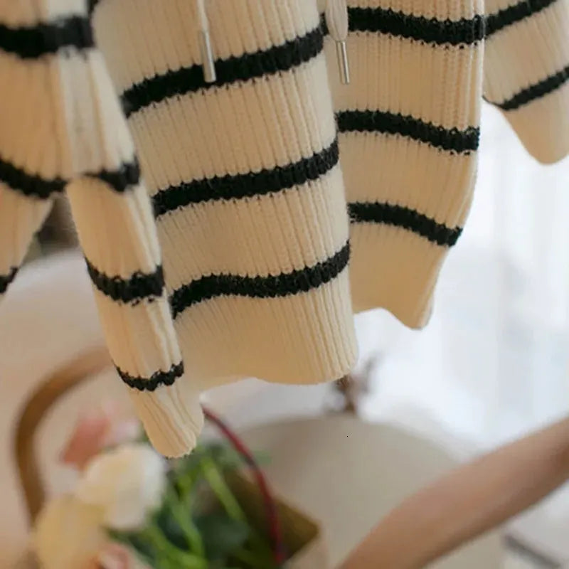 Pullover European Stripe Style Knitted Children Boys And Girls Hoodies Jacket Winte Kids Sweaters with Hats 231115