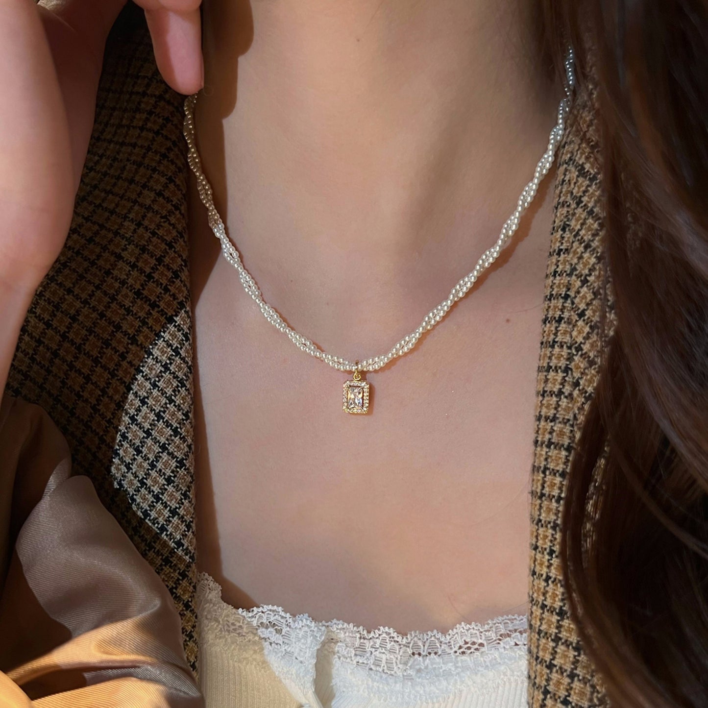 Ni Ni Same Style Pearl Necklace for Women Light Luxury Temperament High-Grade Clavicle Chain New Popular Niche Necklace