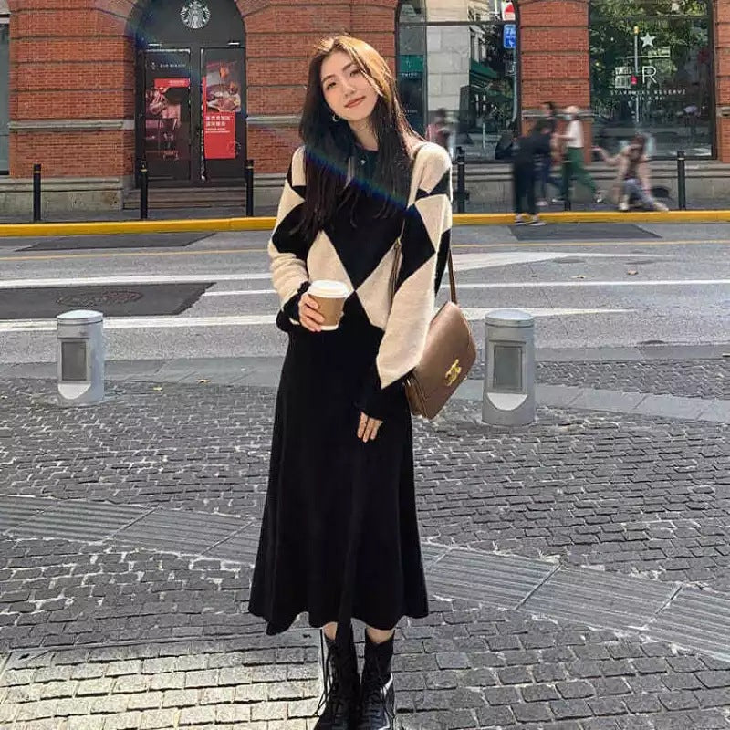 Knitted skirt 2025 spring new Hong Kong style retro suit skirt fragrant sweater skirt thin two-piece women's clothing