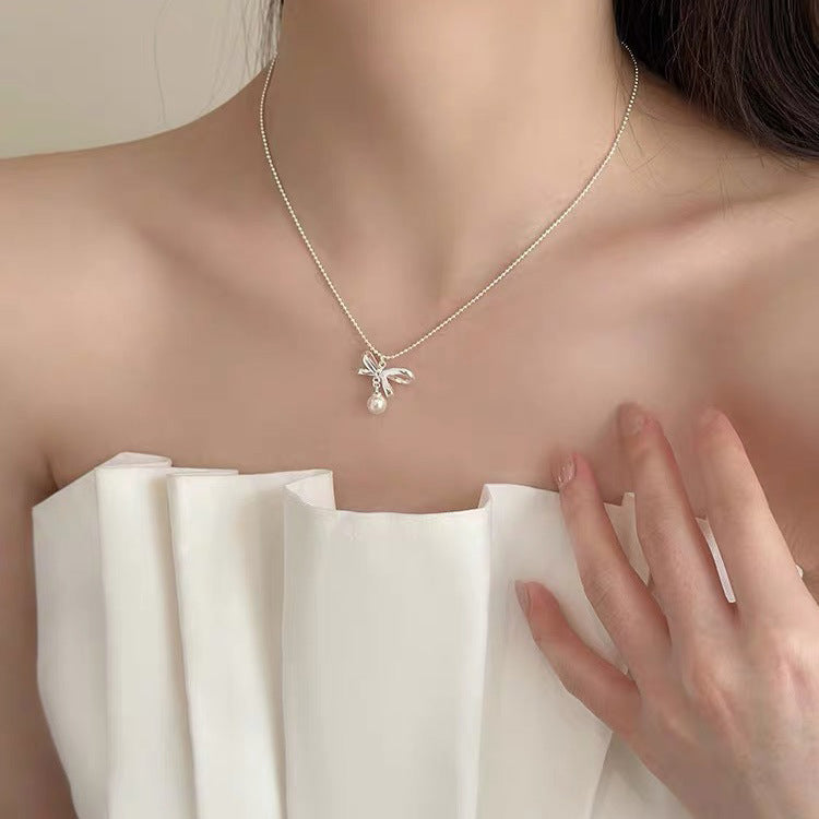 Ni Ni Same Style Pearl Necklace for Women Light Luxury Temperament High-Grade Clavicle Chain New Popular Niche Necklace
