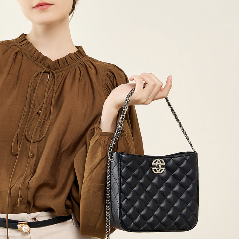 VAKKV 2025 Strictly select the new commuter chain bag, bucket bag, small square bag, genuine leather, small fragrant shoulder bag, high-end women's bag, crossbody.