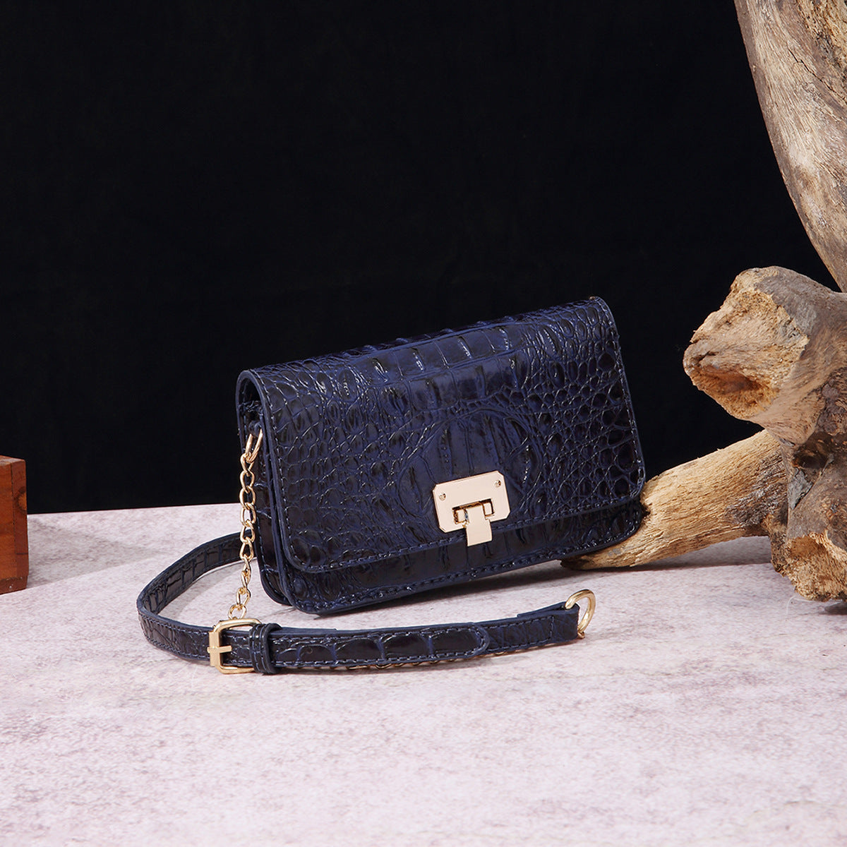 VAKKV Popular, 2025, New Middle East for New Crossbody One Shoulder Retro Women's Bag Multi-colored Crocodile Pattern Brahman