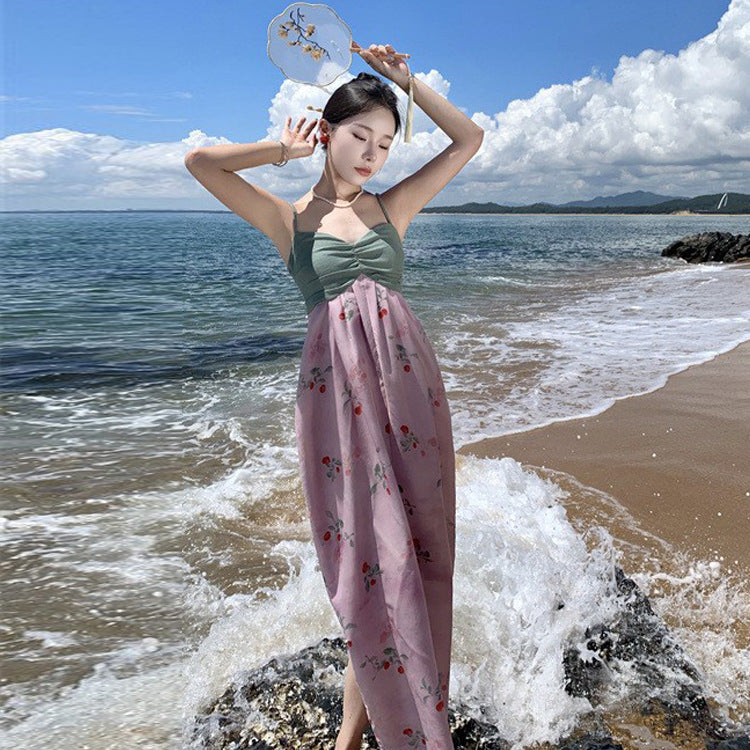 2025 Seaside vacation dress sweet small fresh age reducing splicing cherry floral dress photo beach dress suspender dress