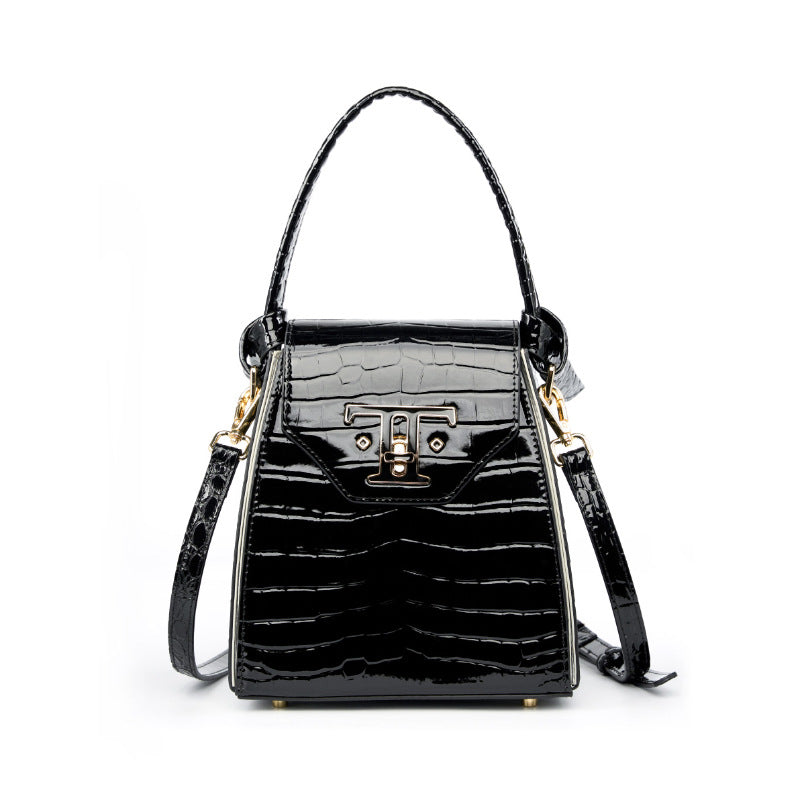VAKKV 2025 popular autumn new leather niche design cigarette case bag light luxury high-end crocodile pattern portable oblique span box women's bag