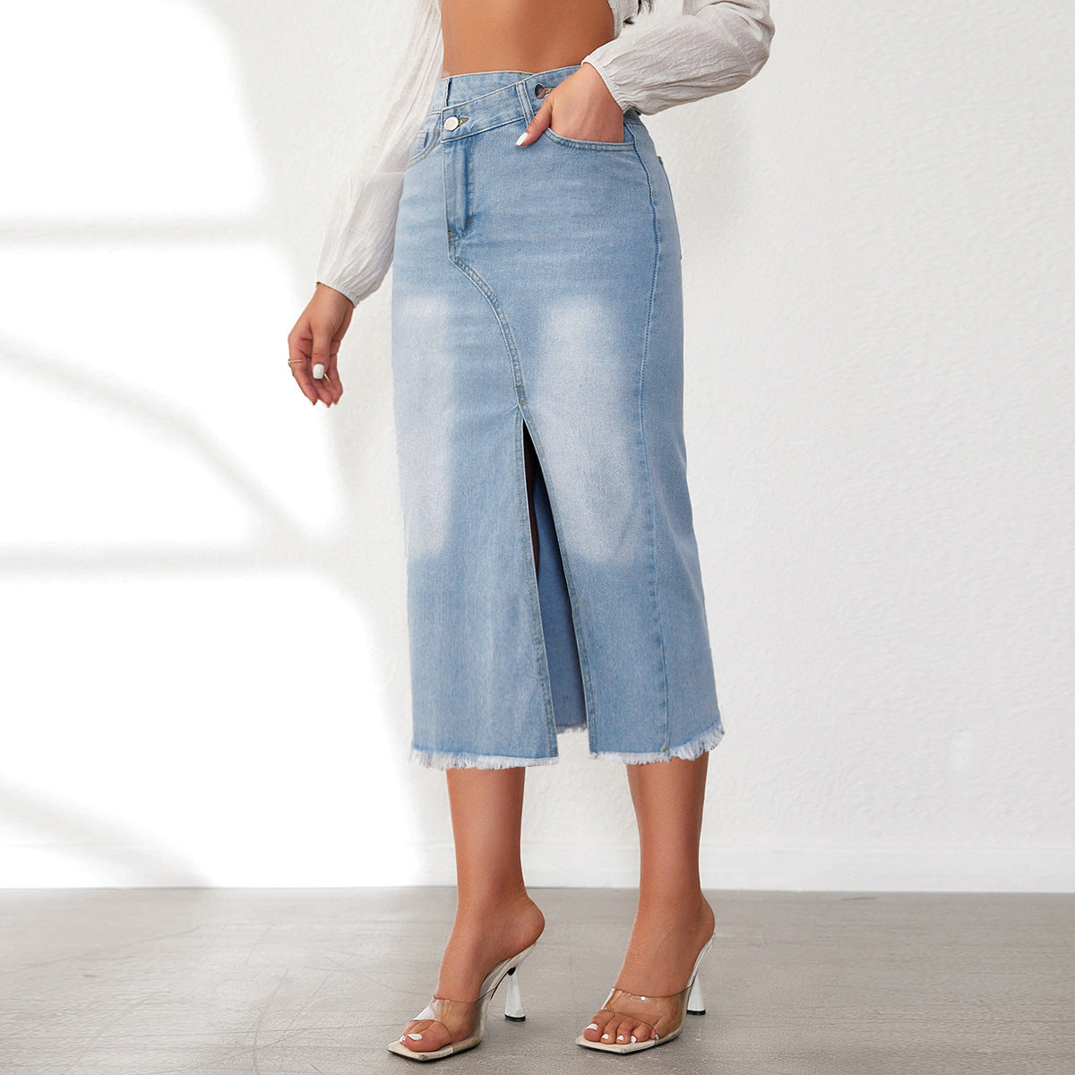VAKKV Factory direct sales 2025 New medium and long rough edge front split high waist denim skirt women's a-word skirt spot