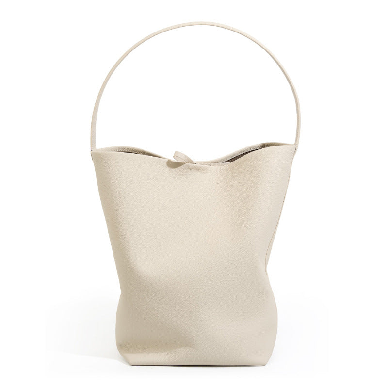 2025 The first layer of cowhide large-capacity women's bag versatile bucket bag popular new commuter shoulder bag lazy wind tote bag