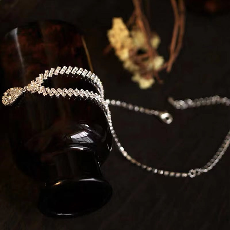 Cross-Border Hot Selling Exquisite Claw Chain Necklace and Earrings Suite Two-Piece Set Water Drop Necklace Clavicle Chain Dinner Accessories for Women