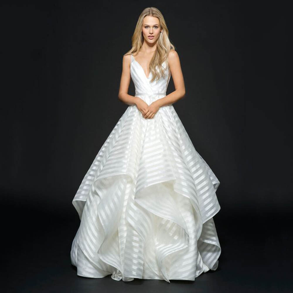 2025 New summer new 2025 women's clothing backless lace dress small trailing beautiful light luxury white wedding dress