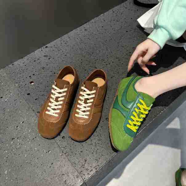 2025 Popularan Station Leather German Training Shoes Women's Retro Board Shoes popular New Versatile Flat Bottom Lace-up Casual Student Shoes Tide