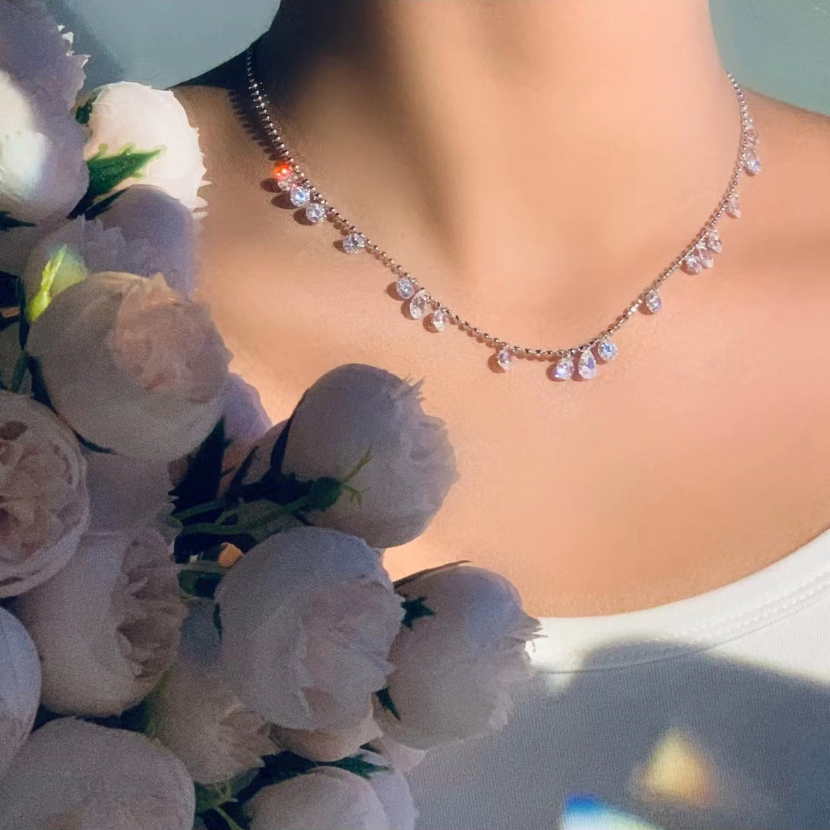 Internet Celebrity Live Broadcast Same Style Popular Tear Broken Star River Light Luxury All-Match Necklace Niche Shiny Diamond-Encrusted Zircon Clavicle Chain Female
