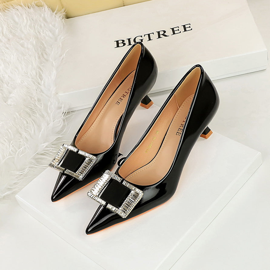 2025 1961-K71 style fashion banquet spring and autumn women's shoes middle heel patent leather shallow mouth pointed metal rhinestone buckle single shoes