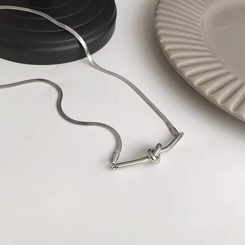 New Knotted Necklace Titanium Steel No Fading Cold Style Temperament Wild Short Sobbing Clavicle Chain Sweater Chain