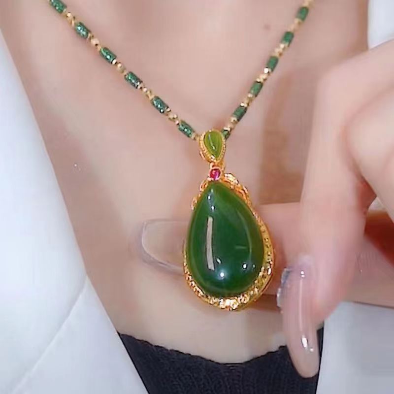 vakkv Best-Seller on Douyin Jasper Water Drop Pendant Gold Necklace for Women Retro Fashion Elegance Simple New Online Influencer Necklace Women
