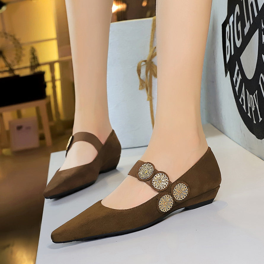 2025 3683-1K92 Retro style versatile wedge heel suede low heel metal decoration one word with shallow mouth pointed women's single shoes