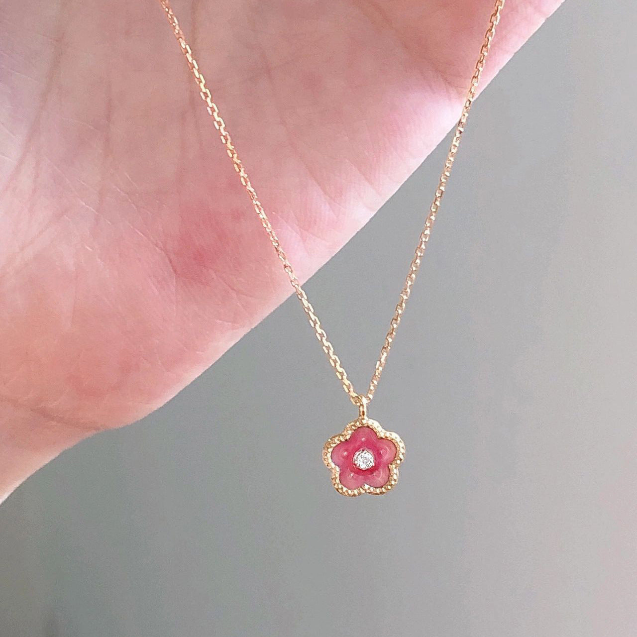 vakkv Small Peach Blossom Necklace Female Gentle Fairy Pink Flower Pendant Summer Versatile Fashion Short Necklace Female in Stock Wholesale