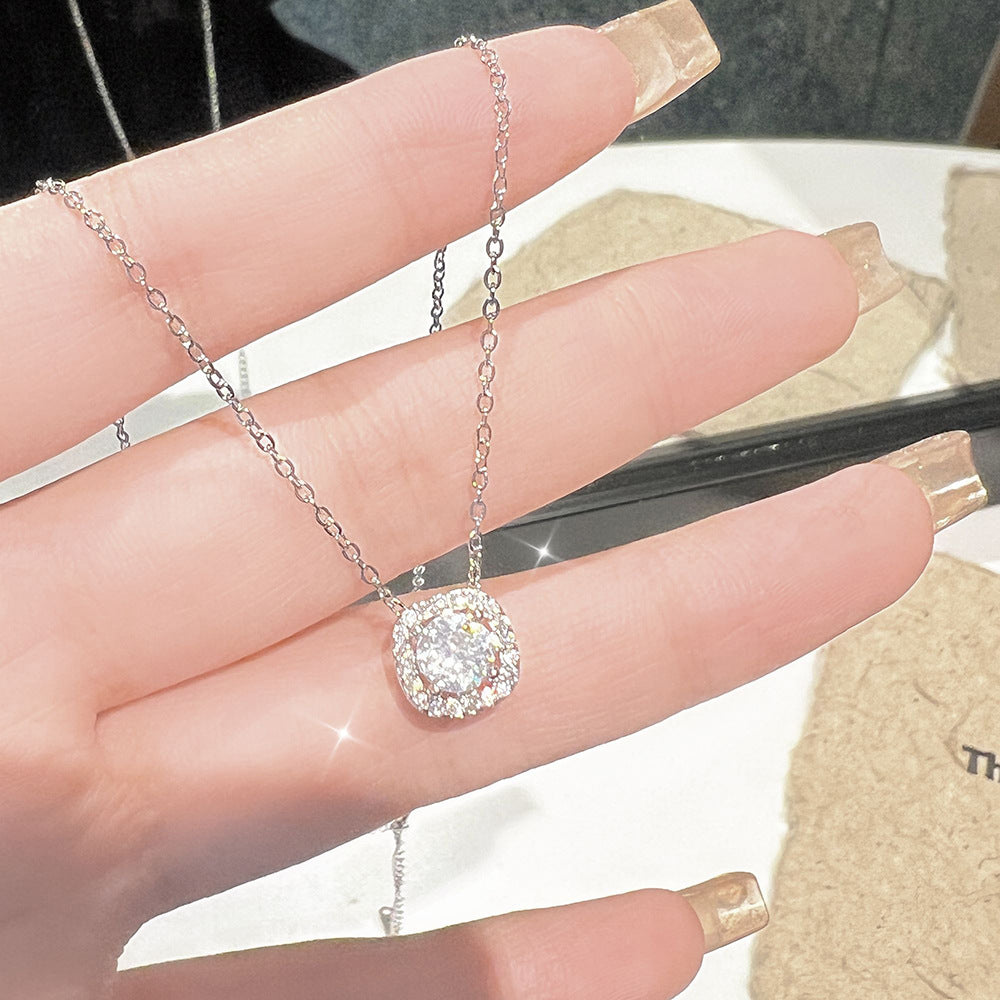 vakkv Summer Cube Sugar Necklace Princess Light Luxury Titanium Steel No Fading Clavicle Chain All-Match Necklace Ornament Wholesale