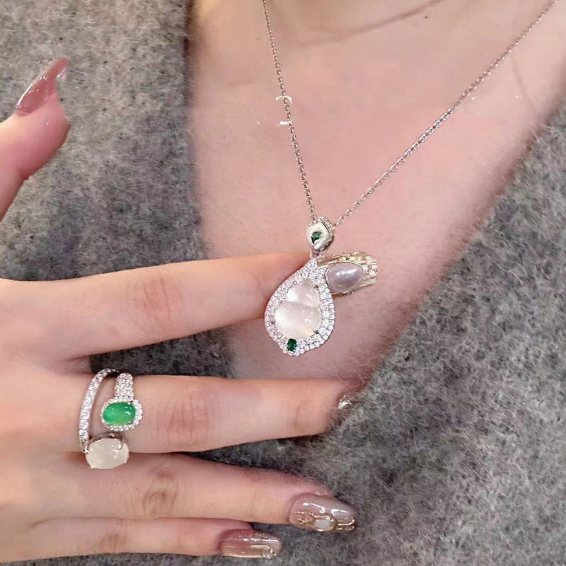 vakkv New Chinese Style Gourd Leaf White Chalcedony White Shell Necklace Women's Water-Foam Jade Clavicle Chain Xiaohongshu Same Style Temperament