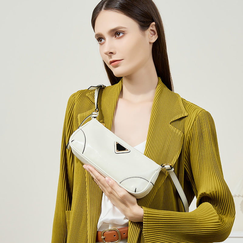 VAKKV 2025 The first layer of oil wax picofarad stick underarm bag women's popular new summer high-end niche design shoulder messenger bag