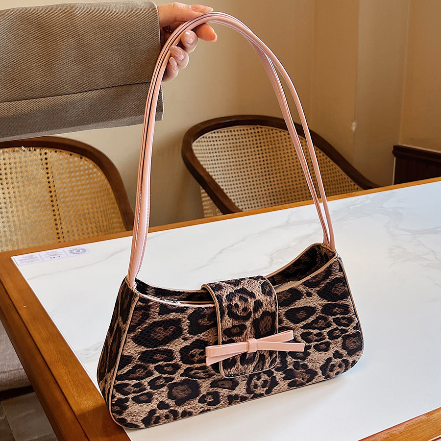 VAKKV 2025 Premium sense niche leopard print bag women's popular new popular versatile shoulder underarm bag Spice girl style small bag