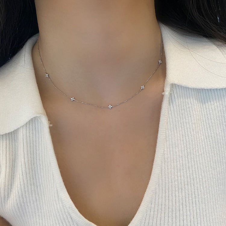 vakkv S925 Sterling Silver Clover Necklace for Women Light Luxury Temperament High-Grade All-Match Clavicle Chain Starry New Necklace