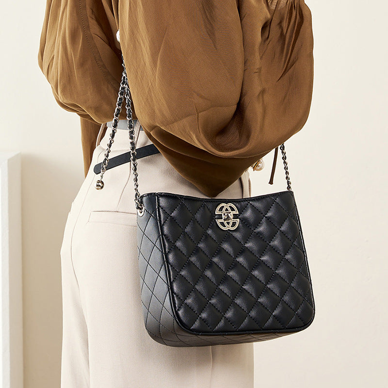 VAKKV 2025 Strictly select the new commuter chain bag, bucket bag, small square bag, genuine leather, small fragrant shoulder bag, high-end women's bag, crossbody.