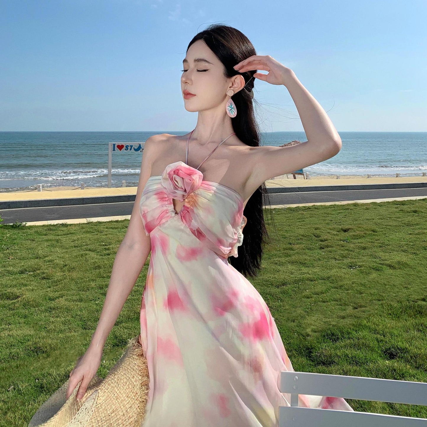 2025 super fairy suspender high sense three-dimensional flower neck holiday style dress temperament elegant backless light dress