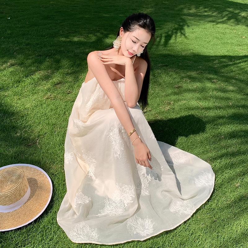 2025 New Chinese three-dimensional embroidery gentle wind elegant fairy suspender dress summer seaside vacation backless long skirt