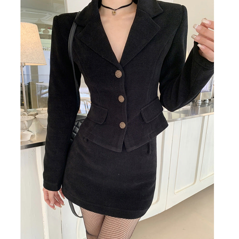 Wear a whole suit in early autumn and winter, women's 2025 new Xiaoxiang Hepburn style high-end black suit dress