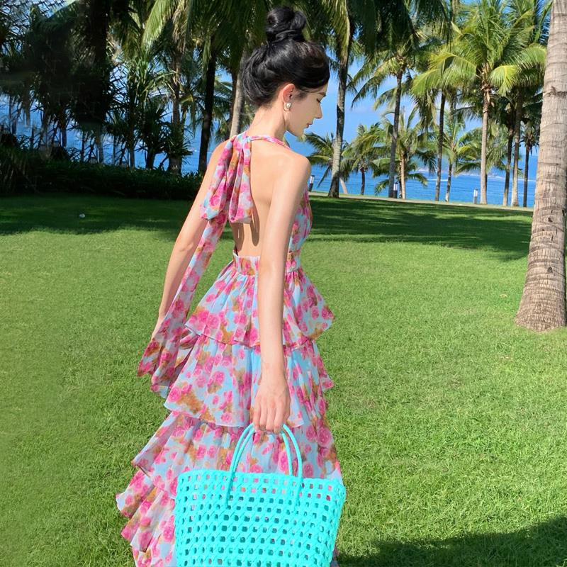 2025 design oil painting floral neck backless vacation dress women's summer new high-waisted fluffy cake dress