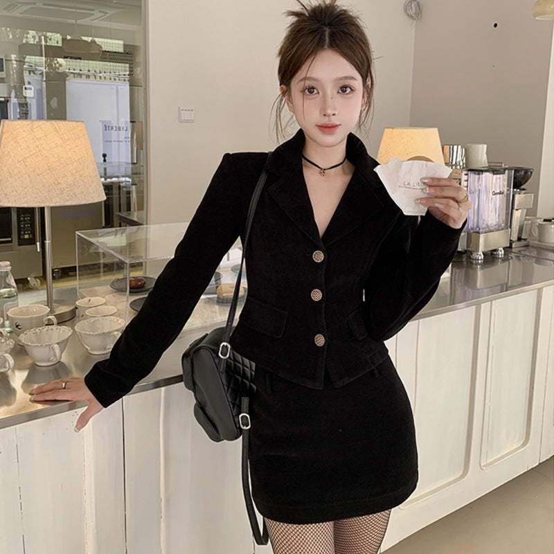 Wear a whole suit in early autumn and winter, women's 2025 new Xiaoxiang Hepburn style high-end black suit dress