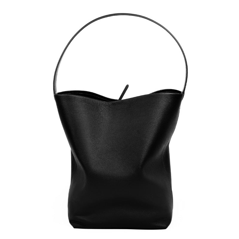 2025 The first layer of cowhide large-capacity women's bag versatile bucket bag popular new commuter shoulder bag lazy wind tote bag