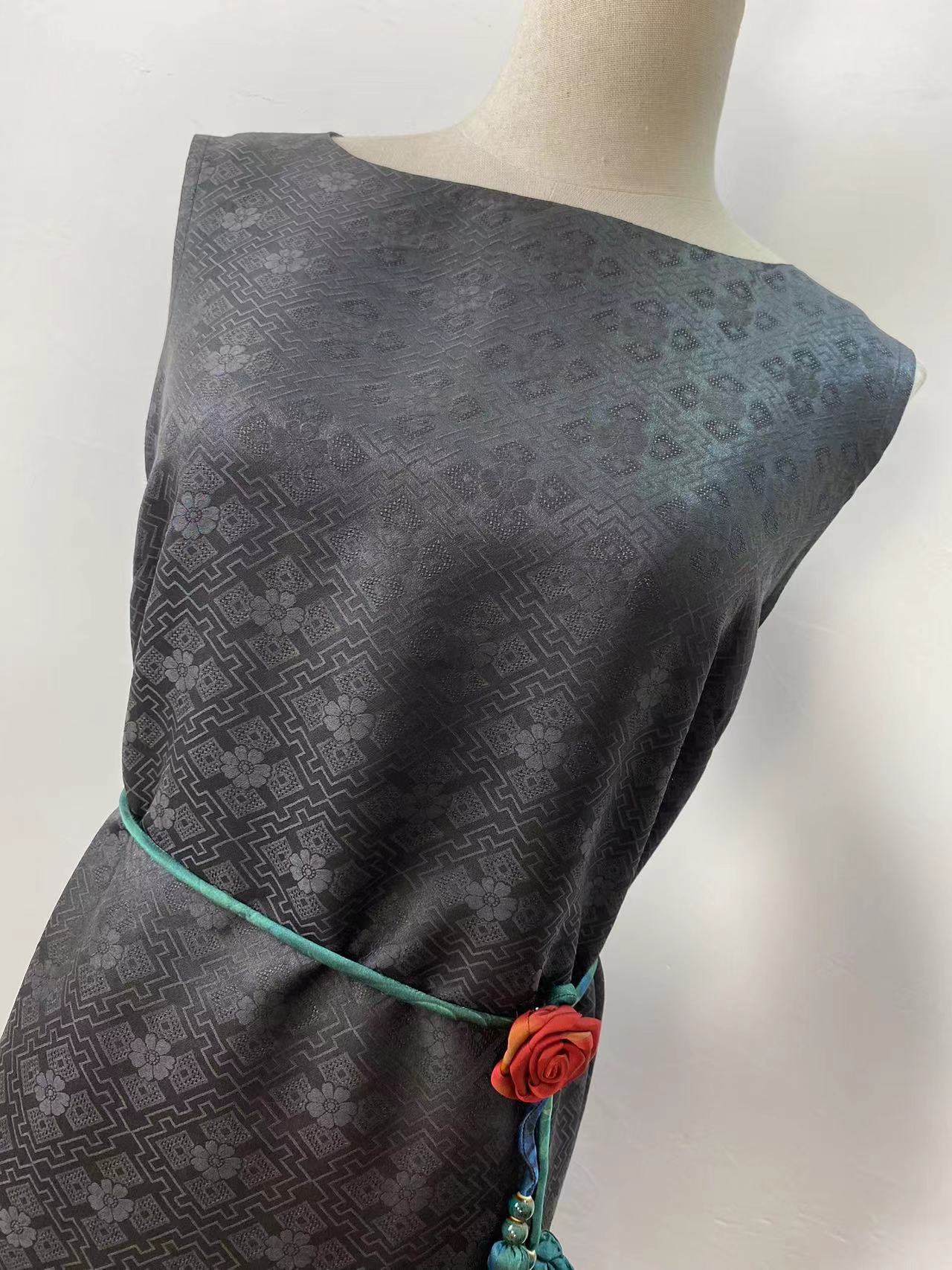 Shunde Xiangyun Sha One Shoulder Sleeveless Dress for Women's Spring/Summer New Product Commuting Style Evening Split Dress
