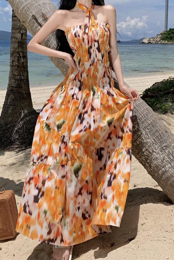 2025 Tube top dress women's summer niche printing waist and thin Sanya travel seaside vacation wind beach temperament long dress
