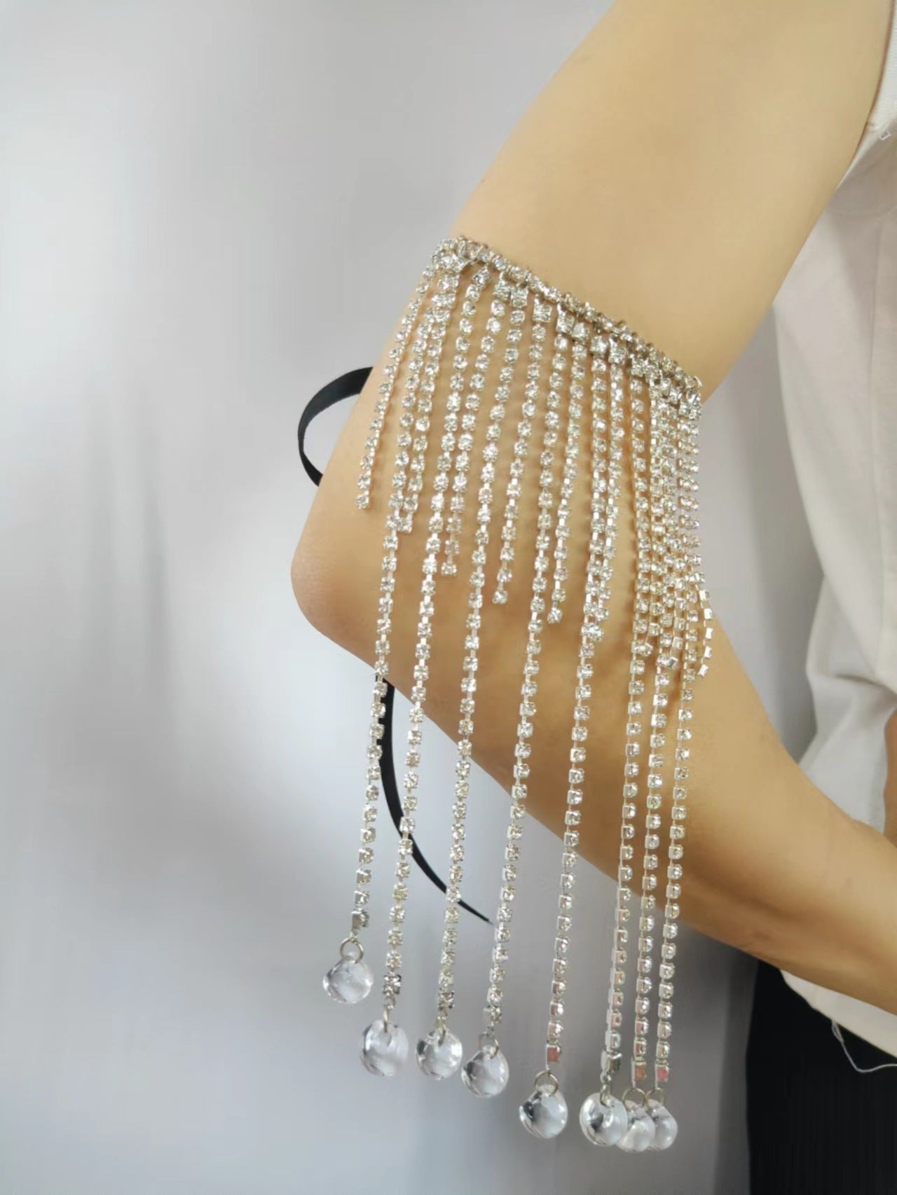 2025 MW3039 2025 Bracelet Big Gem Crystal Pendant Long and Short Rhinestone Chain Fringed Arm Ring Bracelet Jewelry