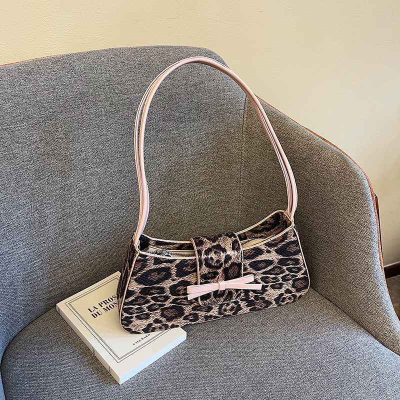 VAKKV 2025 Premium sense niche leopard print bag women's popular new popular versatile shoulder underarm bag Spice girl style small bag