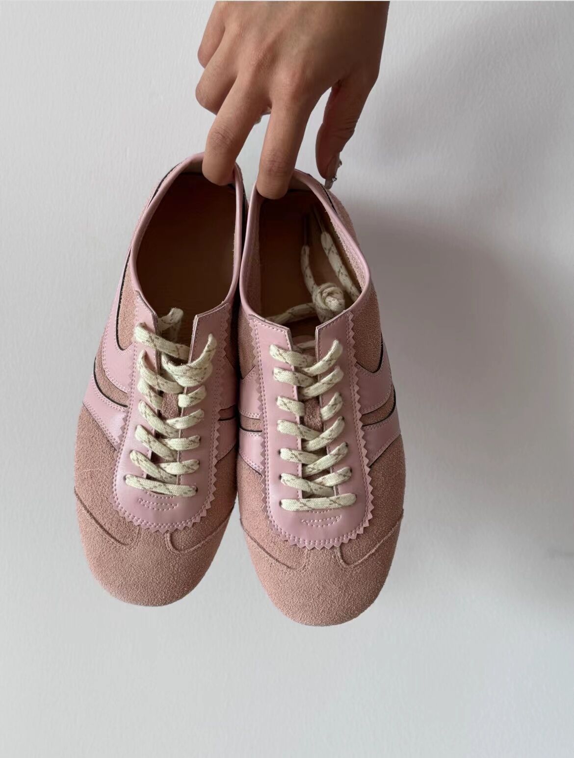 2025 Popularan Station Leather German Training Shoes Women's Retro Board Shoes popular New Versatile Flat Bottom Lace-up Casual Student Shoes Tide