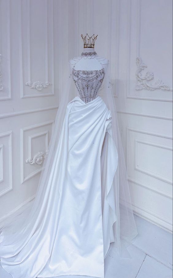 VAKKV Vintage Mermaid Stravless Long Slit White Wedding Dresses v2092