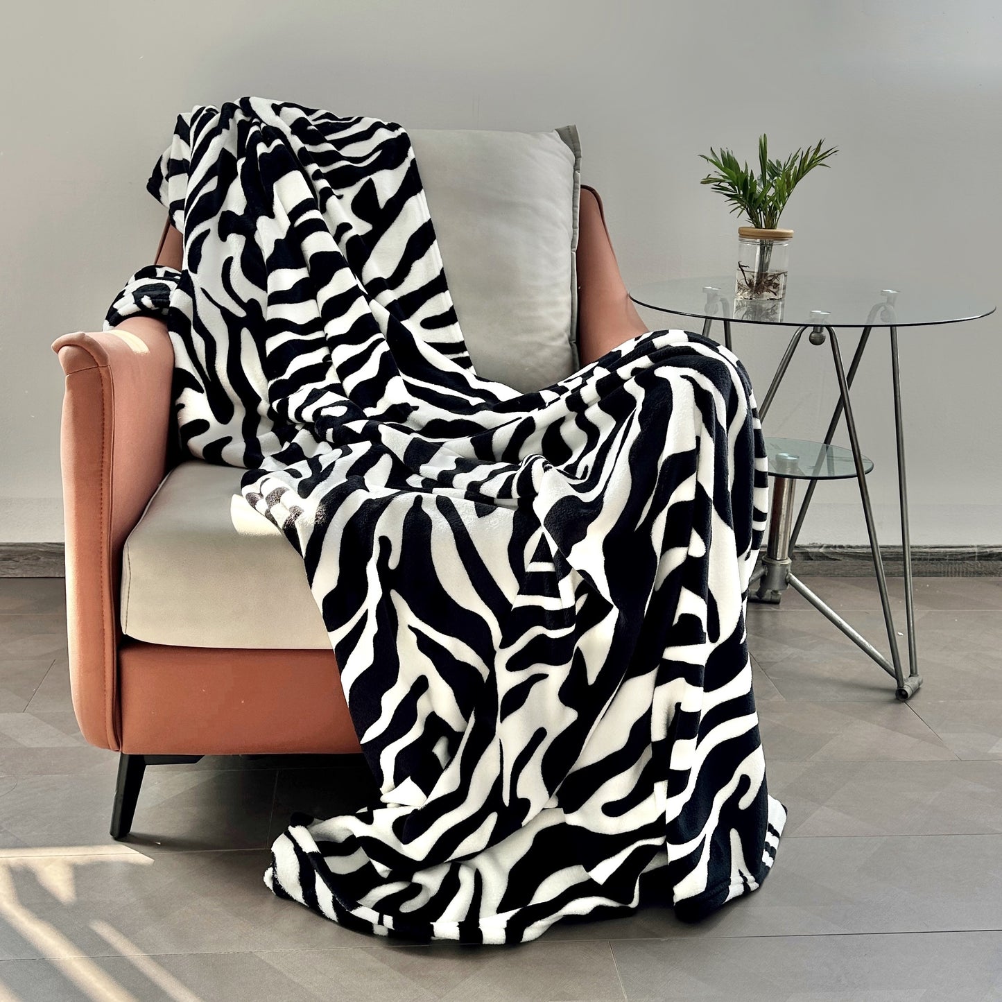 1pc Zebra Pattern Printed Flannel Blanket, Cozy Soft Throw Blanket For Couch Bed Sofa Camping Travelling, Multi-purpose All Season Blanket Gift For Adults, Christmas Birthday Gift