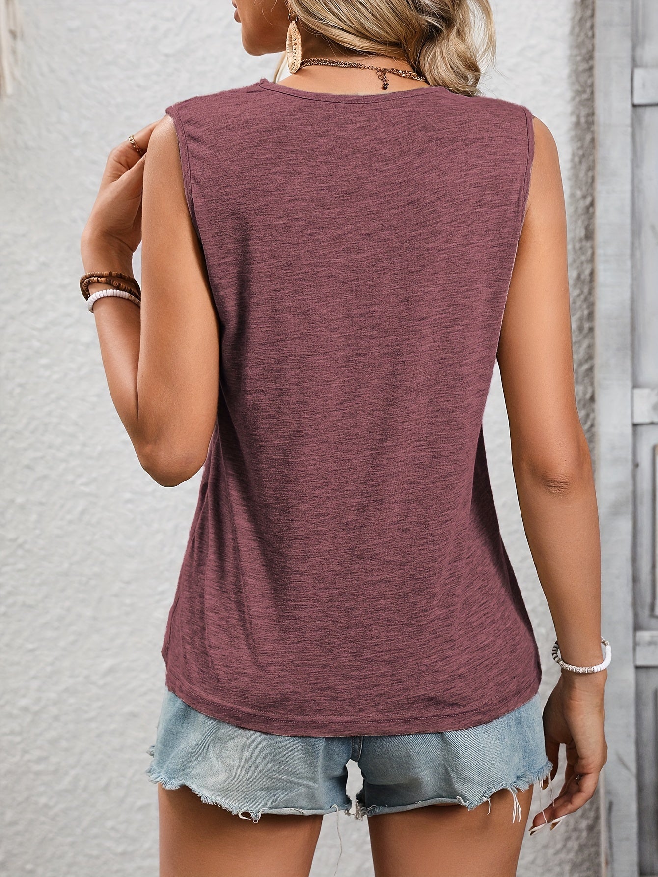 Flattering Contrast Lace Ruched Tank Top - Elegantly V-Necked & Sleeveless for Spring/Summer Chic - Womens Casual Wardrobe Staple