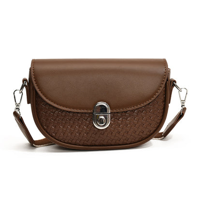 VAKKV 2025 Korean niche bag women's popular new trendy retro saddle bag premium Popular style messenger imitation woven small bag