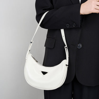 VAKKV 2025 Summer first-layer cowhide crescent bag women's popular new spring and summer senior half-moon bag commuter shoulder messenger bag