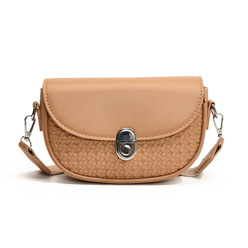 VAKKV 2025 Korean niche bag women's popular new trendy retro saddle bag premium Popular style messenger imitation woven small bag