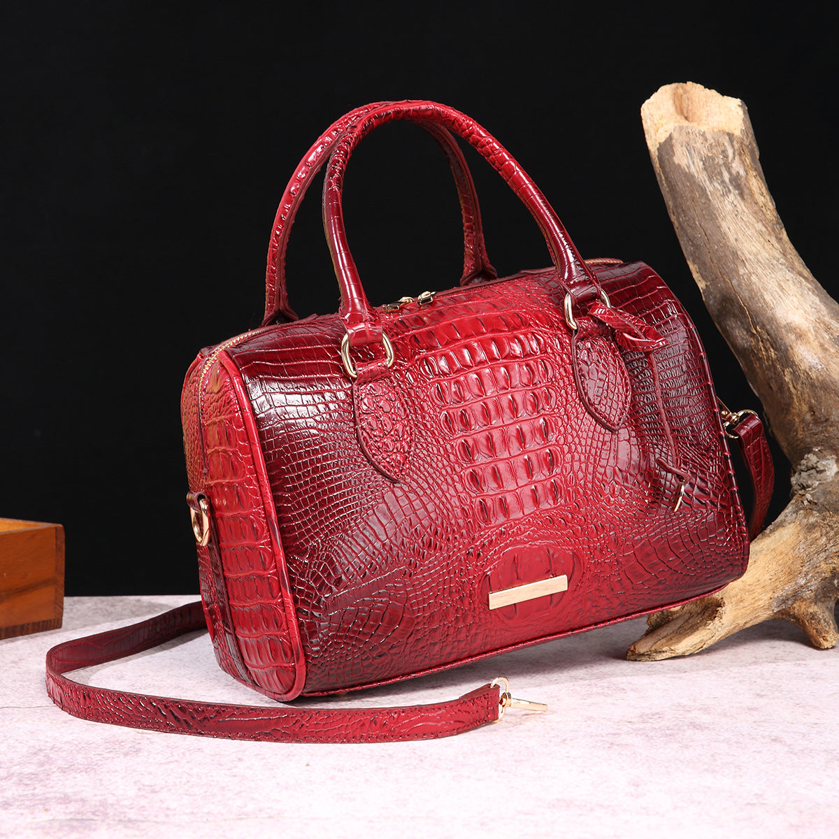 VAKKV New 2025 New  independent station hand-held armpit messenger travel retro women's bag Brahman crocodile pattern