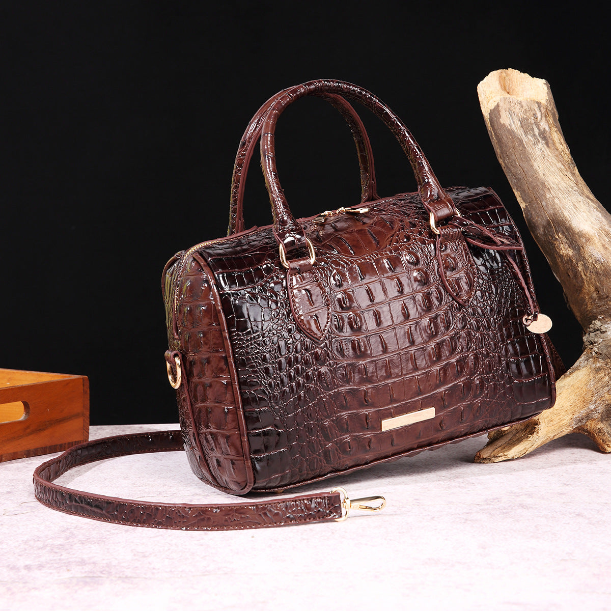 VAKKV New 2025 New  independent station hand-held armpit messenger travel retro women's bag Brahman crocodile pattern