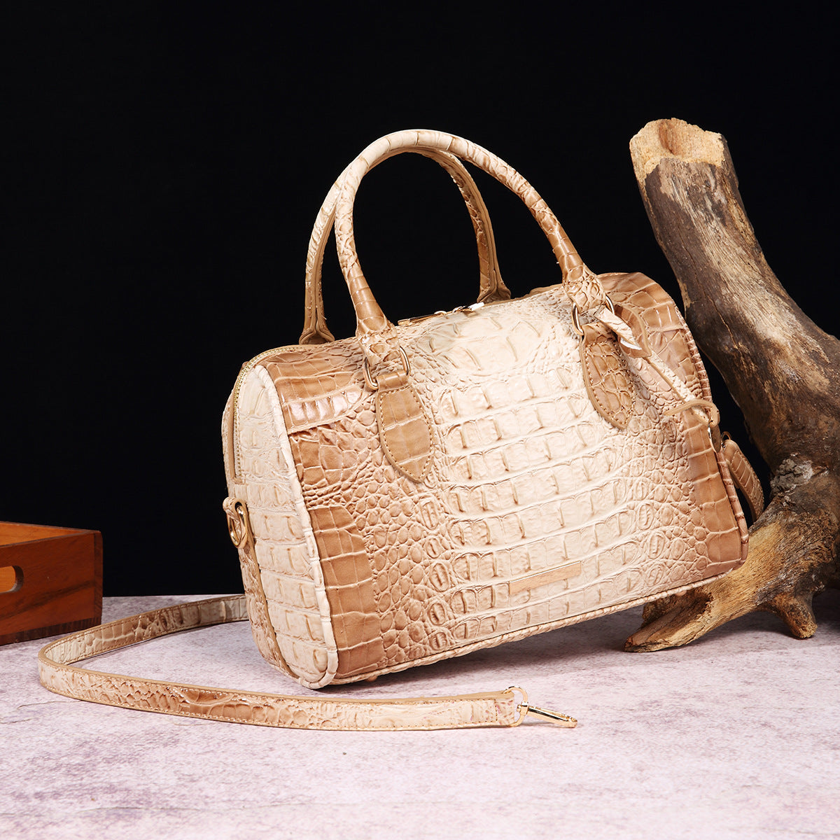 VAKKV New 2025 New  independent station hand-held armpit messenger travel retro women's bag Brahman crocodile pattern